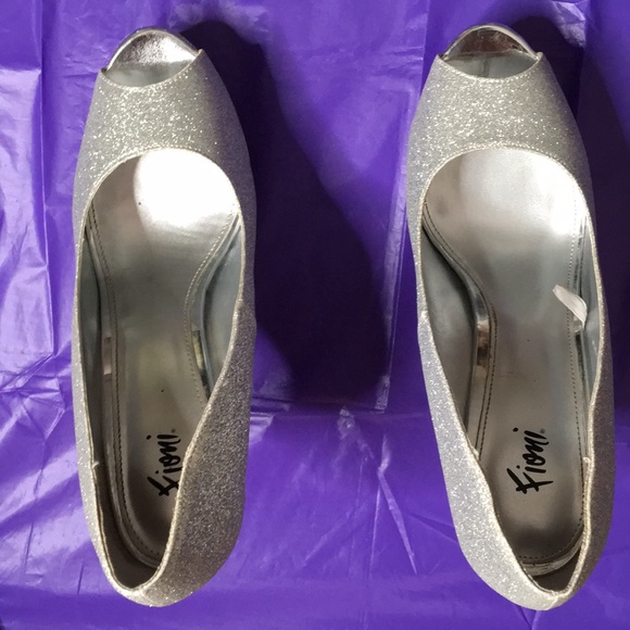 Fioni Women’s Night Luster Platform Heels - Picture 3 of 8